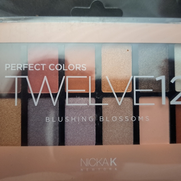 Make up Bundle - Picture 2 of 7